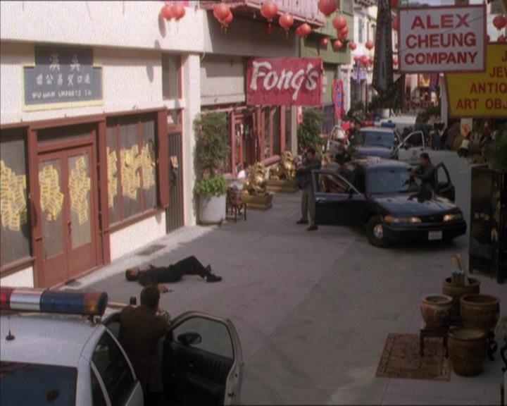 Charmed-Online_dot_net-1x04DeadManDating2151.jpg Charmed-Online_dot_net-1x04DeadManDating2151.jpg