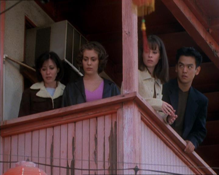 Charmed-Online_dot_net-1x04DeadManDating2162.jpg Charmed-Online_dot_net-1x04DeadManDating2162.jpg