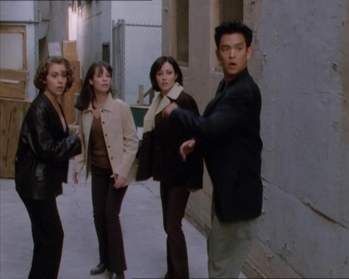 Charmed-Online_dot_net-1x04DeadManDating2194.jpg Charmed-Online_dot_net-1x04DeadManDating2194.jpg