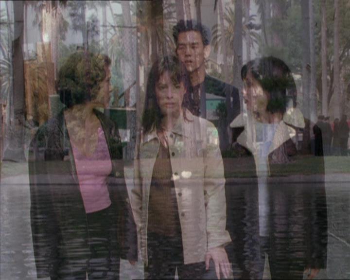 Charmed-Online_dot_net-1x04DeadManDating2248.jpg Charmed-Online_dot_net-1x04DeadManDating2248.jpg
