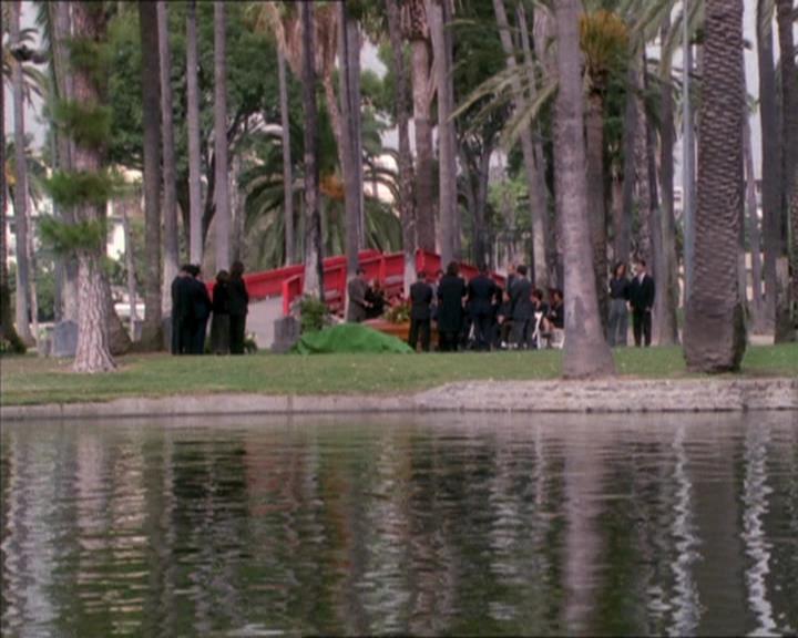 Charmed-Online_dot_net-1x04DeadManDating2253.jpg Charmed-Online_dot_net-1x04DeadManDating2253.jpg