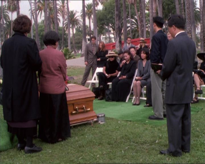 Charmed-Online_dot_net-1x04DeadManDating2256.jpg Charmed-Online_dot_net-1x04DeadManDating2256.jpg