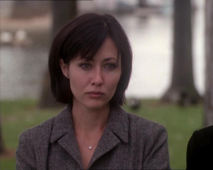 Charmed-Online_dot_net-1x04DeadManDating2262.jpg