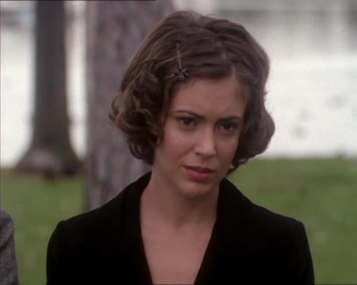 Charmed-Online_dot_net-1x04DeadManDating2266.jpg