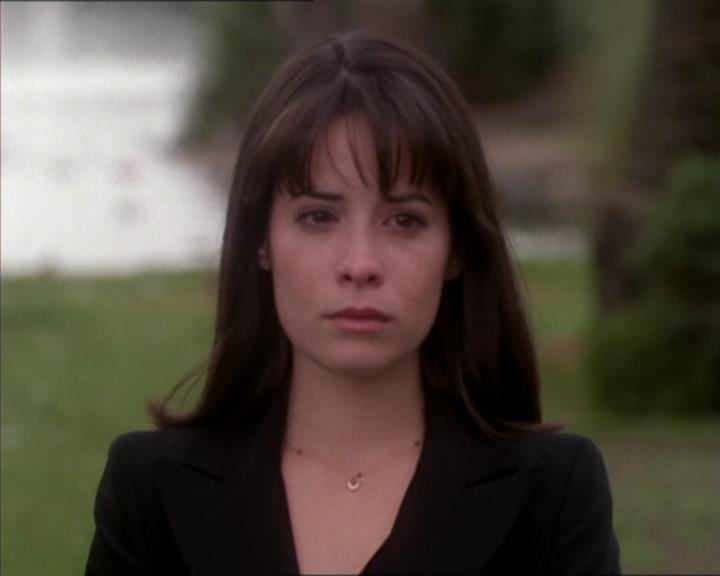 Charmed-Online_dot_net-1x04DeadManDating2271.jpg