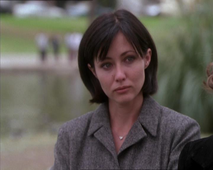 Charmed-Online_dot_net-1x04DeadManDating2293.jpg Charmed-Online_dot_net-1x04DeadManDating2293.jpg