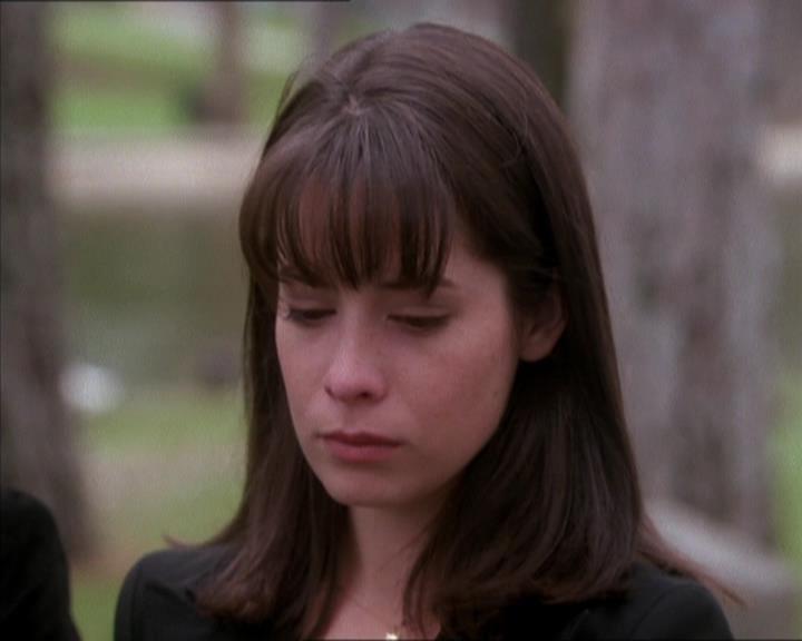 Charmed-Online_dot_net-1x04DeadManDating2300.jpg Charmed-Online_dot_net-1x04DeadManDating2300.jpg