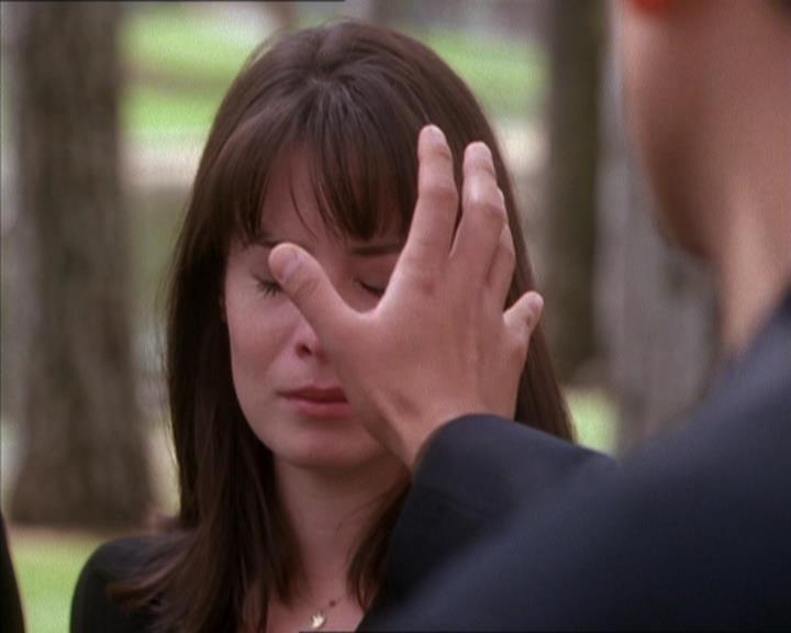 Charmed-Online_dot_net-1x04DeadManDating2312.jpg
