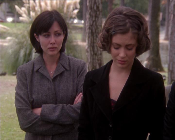 Charmed-Online_dot_net-1x04DeadManDating2316.jpg