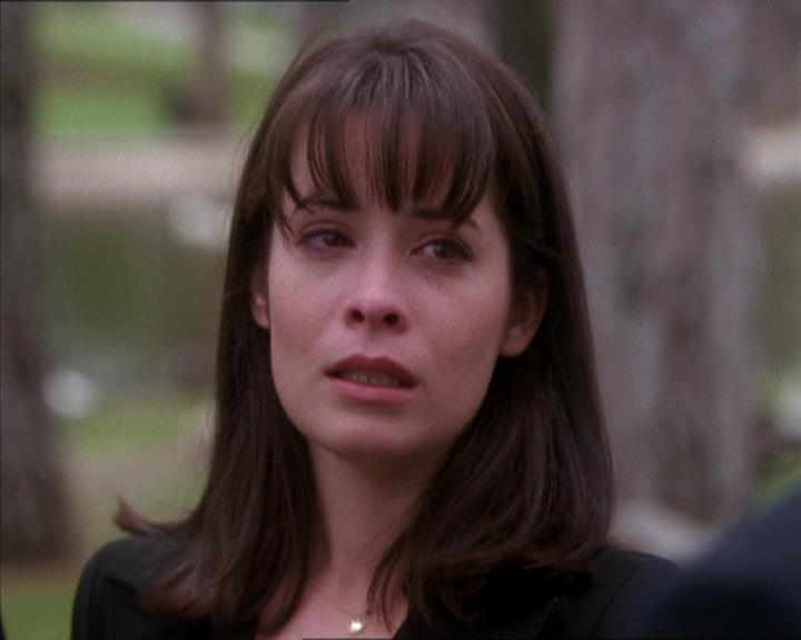 Charmed-Online_dot_net-1x04DeadManDating2322.jpg Charmed-Online_dot_net-1x04DeadManDating2322.jpg