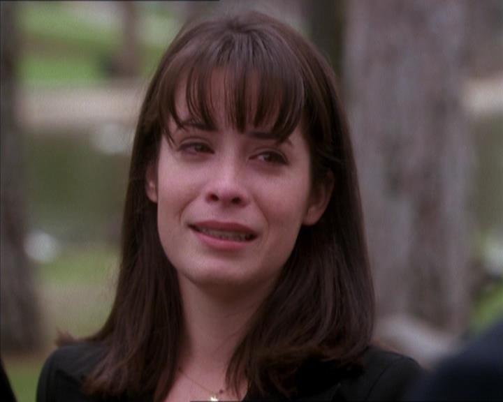 Charmed-Online_dot_net-1x04DeadManDating2323.jpg Charmed-Online_dot_net-1x04DeadManDating2323.jpg
