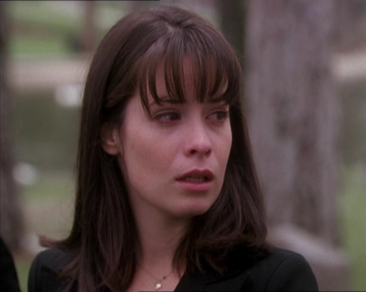 Charmed-Online_dot_net-1x04DeadManDating2337.jpg