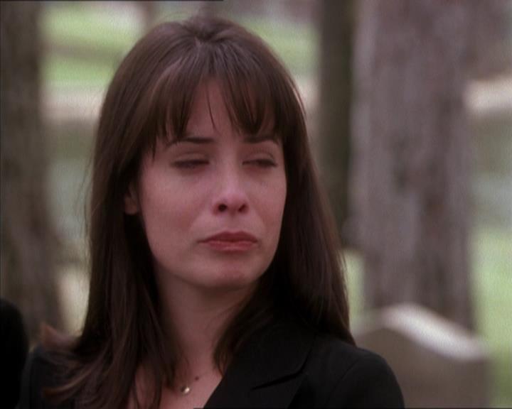 Charmed-Online_dot_net-1x04DeadManDating2342.jpg Charmed-Online_dot_net-1x04DeadManDating2342.jpg