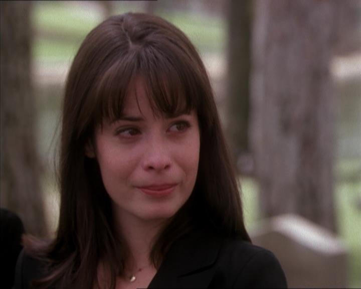 Charmed-Online_dot_net-1x04DeadManDating2344.jpg Charmed-Online_dot_net-1x04DeadManDating2344.jpg