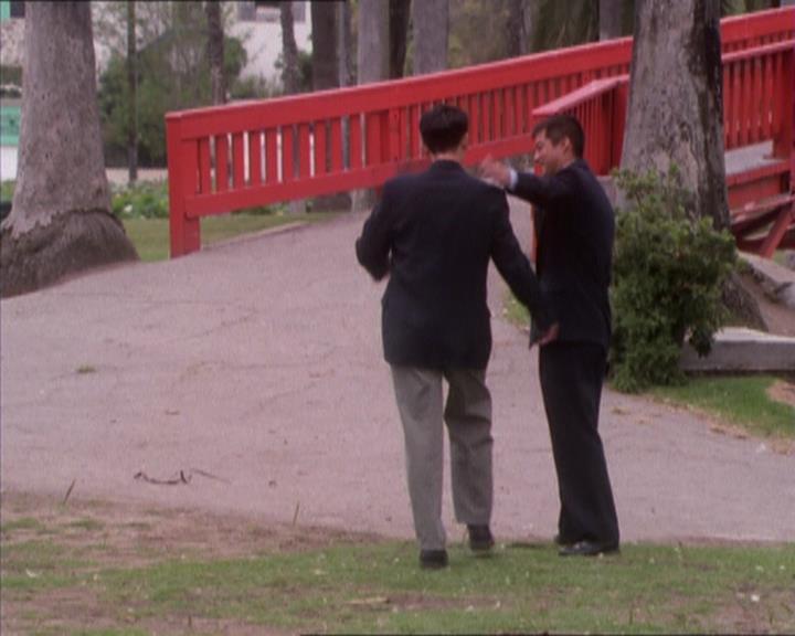 Charmed-Online_dot_net-1x04DeadManDating2357.jpg Charmed-Online_dot_net-1x04DeadManDating2357.jpg