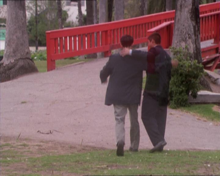 Charmed-Online_dot_net-1x04DeadManDating2358.jpg Charmed-Online_dot_net-1x04DeadManDating2358.jpg