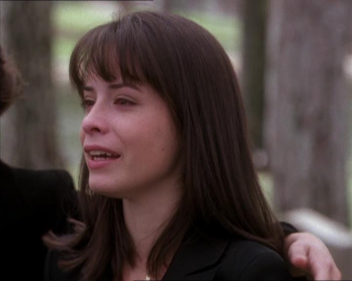 Charmed-Online_dot_net-1x04DeadManDating2366.jpg Charmed-Online_dot_net-1x04DeadManDating2366.jpg