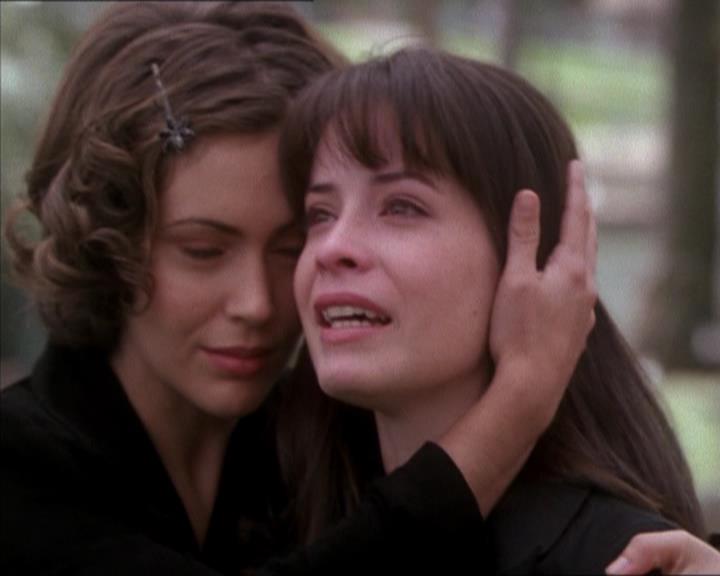 Charmed-Online_dot_net-1x04DeadManDating2367.jpg Charmed-Online_dot_net-1x04DeadManDating2367.jpg