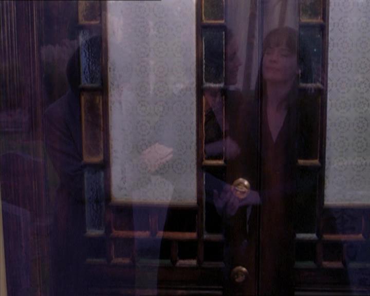 Charmed-Online_dot_net-1x04DeadManDating2379.jpg Charmed-Online_dot_net-1x04DeadManDating2379.jpg