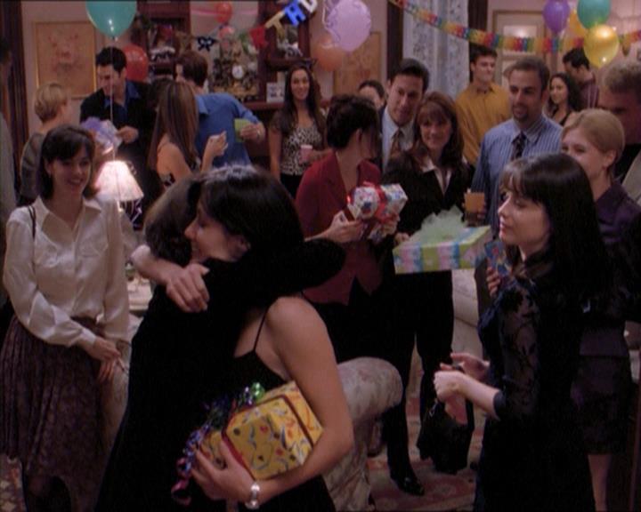 Charmed-Online_dot_net-1x04DeadManDating2407.jpg Charmed-Online_dot_net-1x04DeadManDating2407.jpg