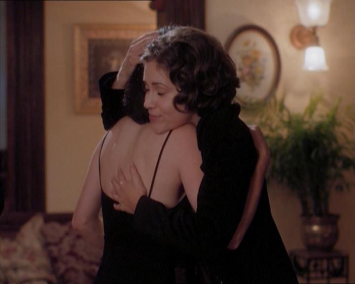 Charmed-Online_dot_net-1x04DeadManDating2409.jpg Charmed-Online_dot_net-1x04DeadManDating2409.jpg