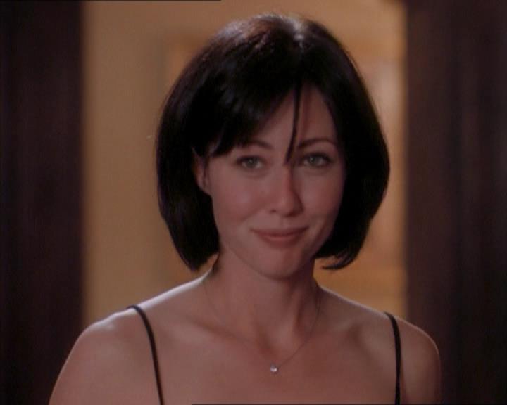 Charmed-Online_dot_net-1x04DeadManDating2414.jpg Charmed-Online_dot_net-1x04DeadManDating2414.jpg