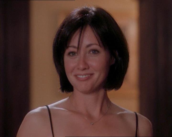 Charmed-Online_dot_net-1x04DeadManDating2415.jpg Charmed-Online_dot_net-1x04DeadManDating2415.jpg