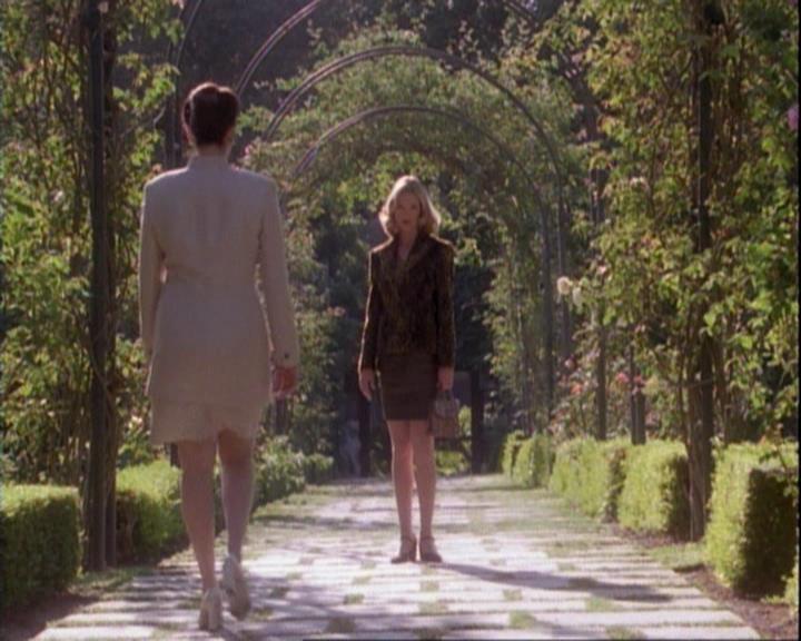 Charmed-Online-dot-net_106TheWeddingFromHell0103.jpg Charmed-Online-dot-net_106TheWeddingFromHell0103.jpg