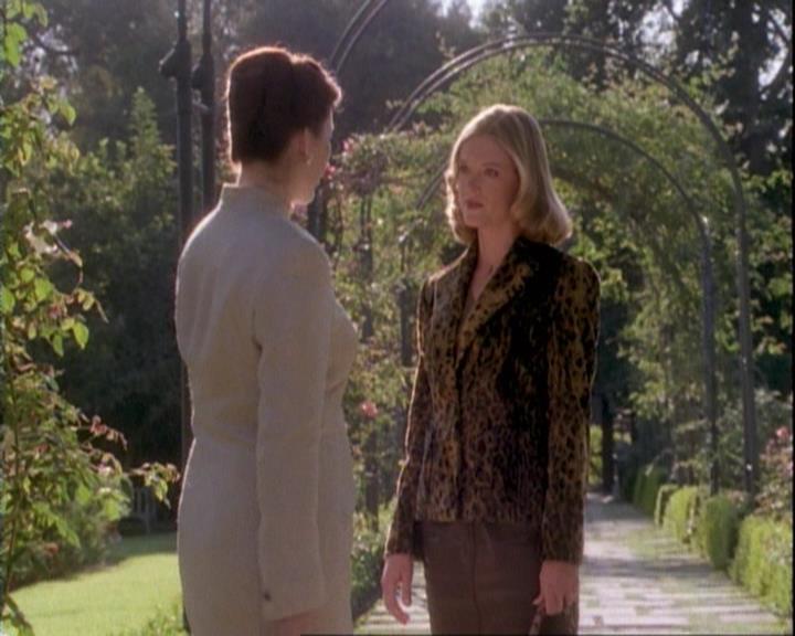 Charmed-Online-dot-net_106TheWeddingFromHell0110.jpg Charmed-Online-dot-net_106TheWeddingFromHell0110.jpg