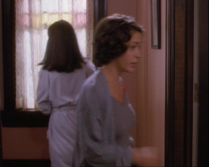 Charmed-Online-dot-net_106TheWeddingFromHell0219.jpg Charmed-Online-dot-net_106TheWeddingFromHell0219.jpg