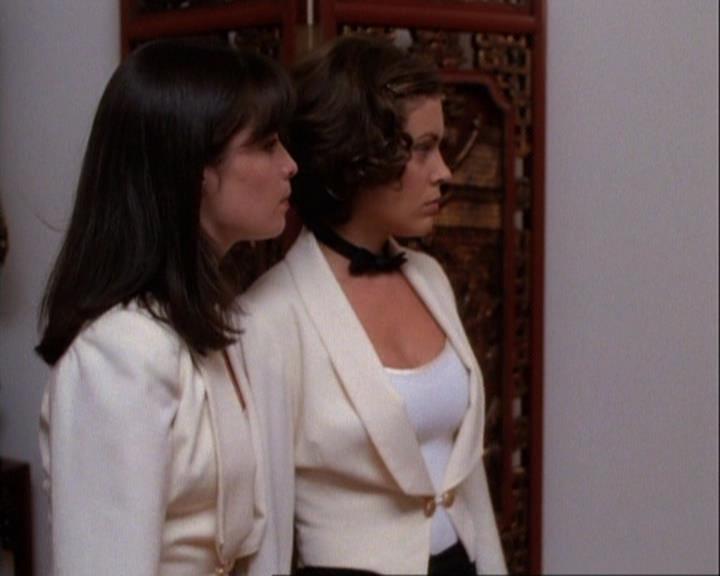 Charmed-Online-dot-net_106TheWeddingFromHell1957.jpg Charmed-Online-dot-net_106TheWeddingFromHell1957.jpg