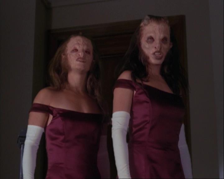 Charmed-Online-dot-net_106TheWeddingFromHell2073.jpg Charmed-Online-dot-net_106TheWeddingFromHell2073.jpg