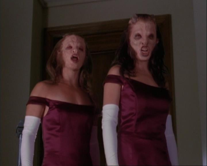 Charmed-Online-dot-net_106TheWeddingFromHell2076.jpg Charmed-Online-dot-net_106TheWeddingFromHell2076.jpg