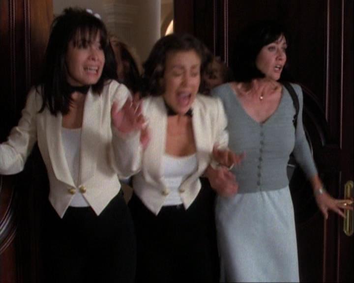 Charmed-Online-dot-net_106TheWeddingFromHell2283.jpg Charmed-Online-dot-net_106TheWeddingFromHell2283.jpg