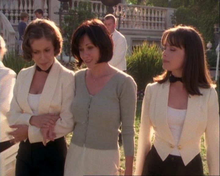 Charmed-Online-dot-net_106TheWeddingFromHell2353.jpg Charmed-Online-dot-net_106TheWeddingFromHell2353.jpg