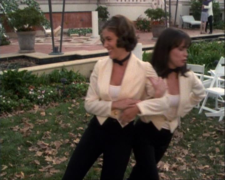 Charmed-Online-dot-net_106TheWeddingFromHell2397.jpg Charmed-Online-dot-net_106TheWeddingFromHell2397.jpg