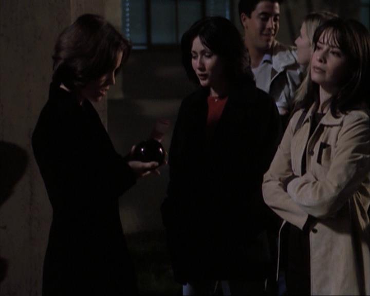 Charmed-Online-dot-net_108TheTruthIsOutThereAndItHurts0081.jpg Charmed-Online-dot-net_108TheTruthIsOutThereAndItHurts0081.jpg