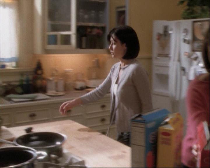 Charmed-Online-dot-net_108TheTruthIsOutThereAndItHurts0276.jpg Charmed-Online-dot-net_108TheTruthIsOutThereAndItHurts0276.jpg