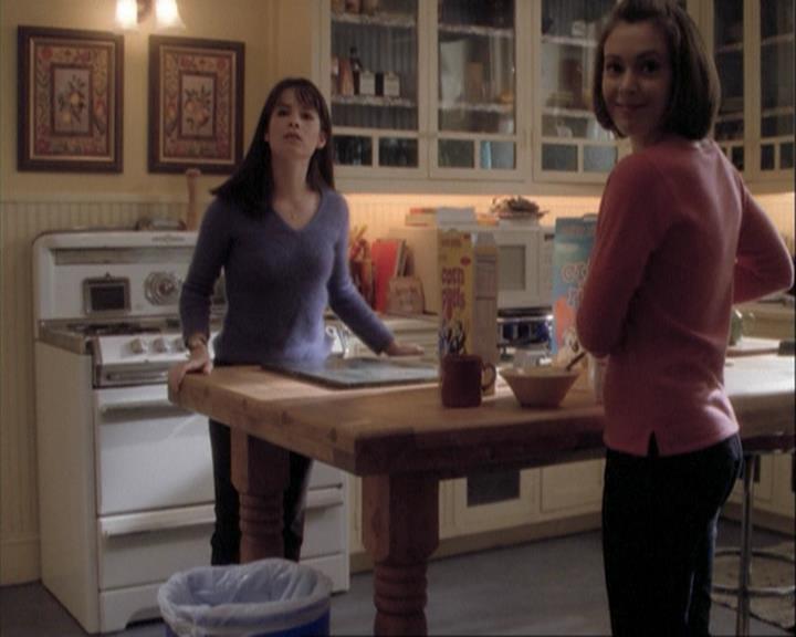 Charmed-Online-dot-net_108TheTruthIsOutThereAndItHurts0305.jpg Charmed-Online-dot-net_108TheTruthIsOutThereAndItHurts0305.jpg