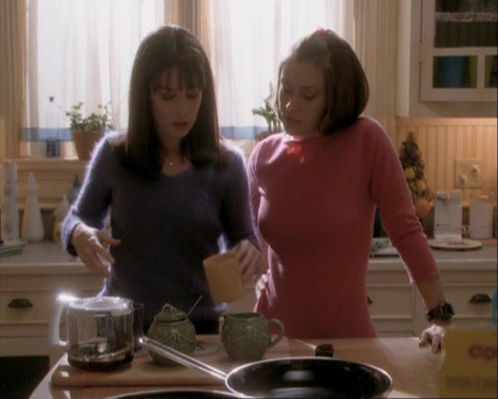 Charmed-Online-dot-net_108TheTruthIsOutThereAndItHurts0324.jpg Charmed-Online-dot-net_108TheTruthIsOutThereAndItHurts0324.jpg