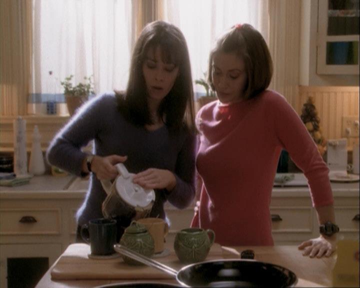 Charmed-Online-dot-net_108TheTruthIsOutThereAndItHurts0330.jpg Charmed-Online-dot-net_108TheTruthIsOutThereAndItHurts0330.jpg