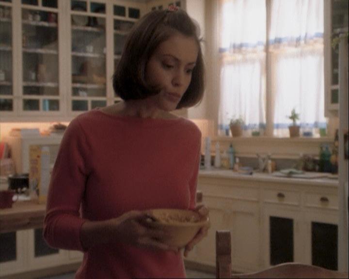 Charmed-Online-dot-net_108TheTruthIsOutThereAndItHurts0347.jpg Charmed-Online-dot-net_108TheTruthIsOutThereAndItHurts0347.jpg