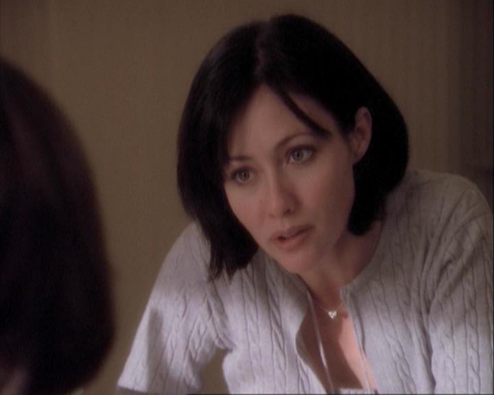Charmed-Online-dot-net_108TheTruthIsOutThereAndItHurts0387.jpg Charmed-Online-dot-net_108TheTruthIsOutThereAndItHurts0387.jpg