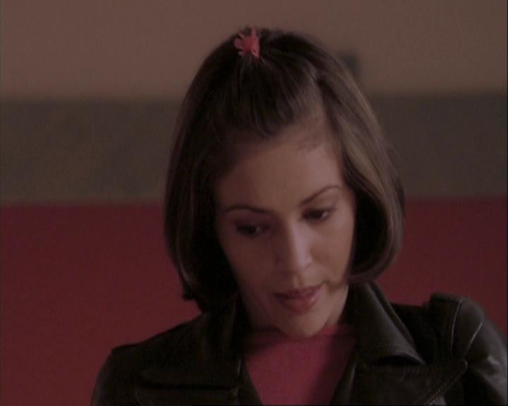 Charmed-Online-dot-net_108TheTruthIsOutThereAndItHurts0531.jpg Charmed-Online-dot-net_108TheTruthIsOutThereAndItHurts0531.jpg