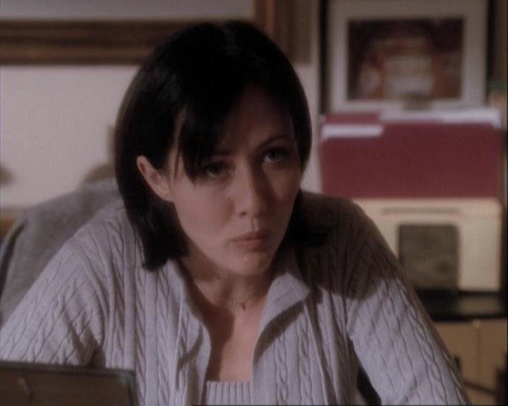 Charmed-Online-dot-net_108TheTruthIsOutThereAndItHurts0565.jpg Charmed-Online-dot-net_108TheTruthIsOutThereAndItHurts0565.jpg