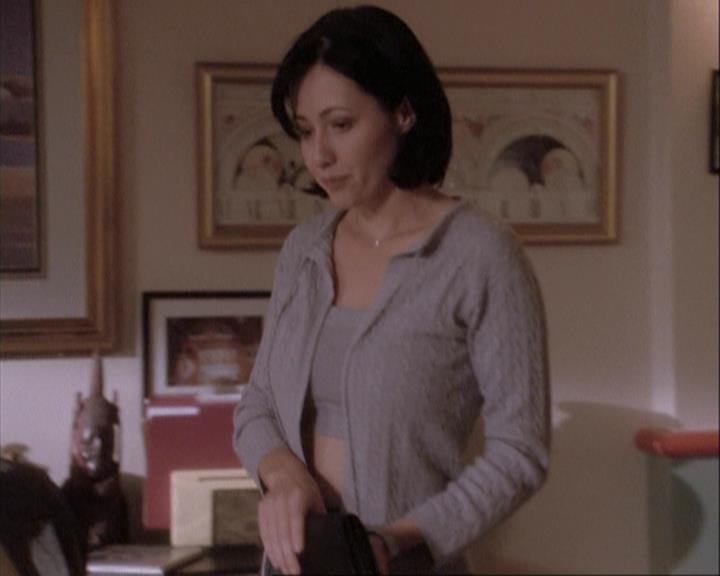 Charmed-Online-dot-net_108TheTruthIsOutThereAndItHurts0610.jpg Charmed-Online-dot-net_108TheTruthIsOutThereAndItHurts0610.jpg