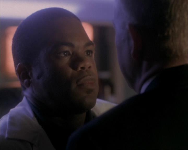 Charmed-Online-dot-net_108TheTruthIsOutThereAndItHurts0800.jpg Charmed-Online-dot-net_108TheTruthIsOutThereAndItHurts0800.jpg