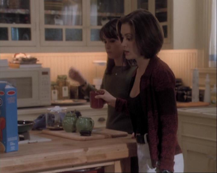 Charmed-Online-dot-net_108TheTruthIsOutThereAndItHurts0843.jpg Charmed-Online-dot-net_108TheTruthIsOutThereAndItHurts0843.jpg