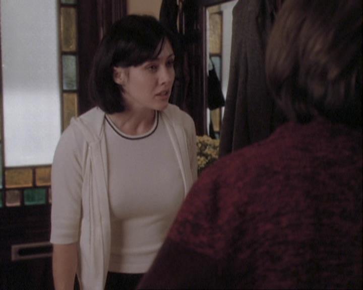 Charmed-Online-dot-net_108TheTruthIsOutThereAndItHurts0926.jpg Charmed-Online-dot-net_108TheTruthIsOutThereAndItHurts0926.jpg