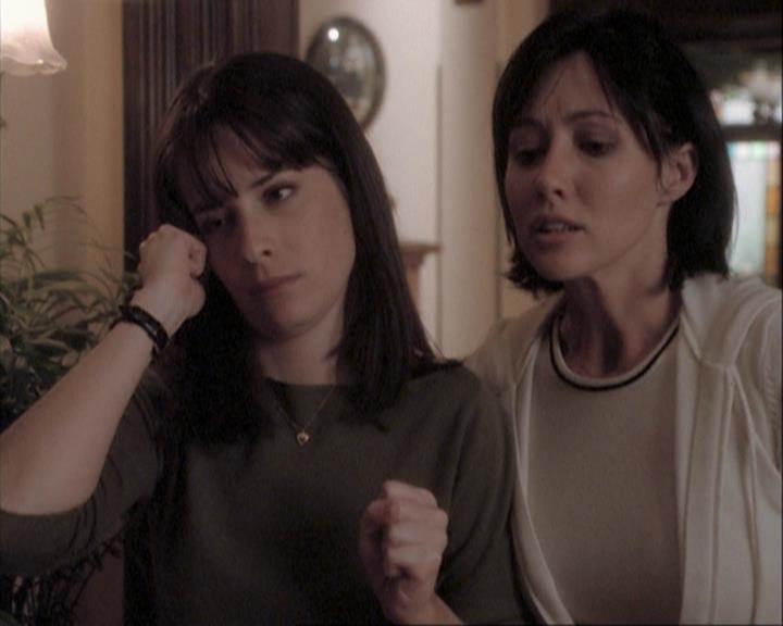 Charmed-Online-dot-net_108TheTruthIsOutThereAndItHurts1001.jpg Charmed-Online-dot-net_108TheTruthIsOutThereAndItHurts1001.jpg